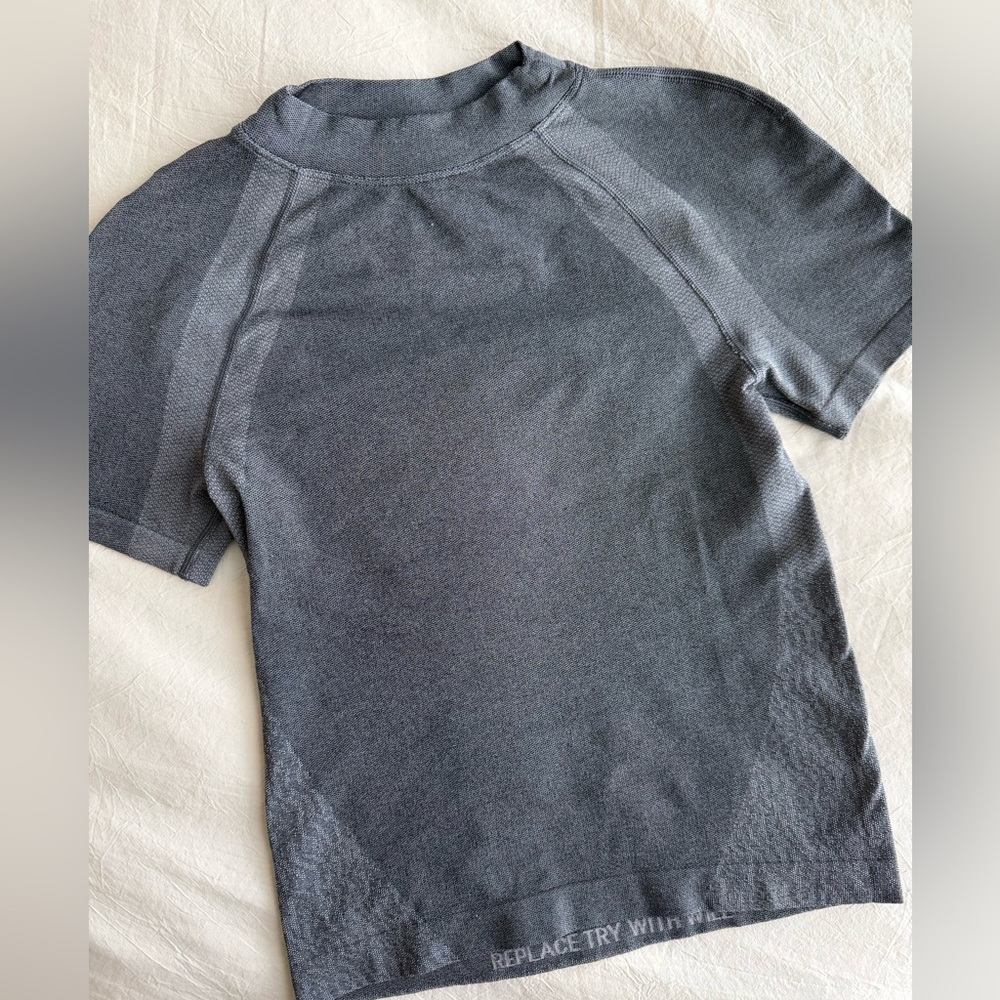 Lululemon Tight Fit Shirt Size 2